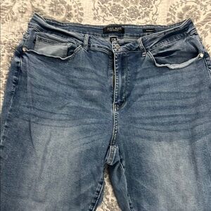 Judy Blue Straight leg Jeans in Classic Blue raw hem non distressed 22w EUC